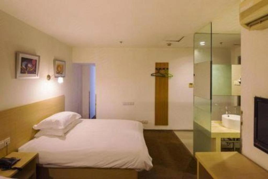 Home Inn Plus Shanghai New International Expo Center Yushan Road Yuanshen Sports Exterior foto