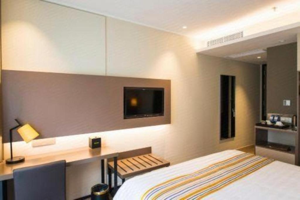 Home Inn Plus Shanghai New International Expo Center Yushan Road Yuanshen Sports Exterior foto