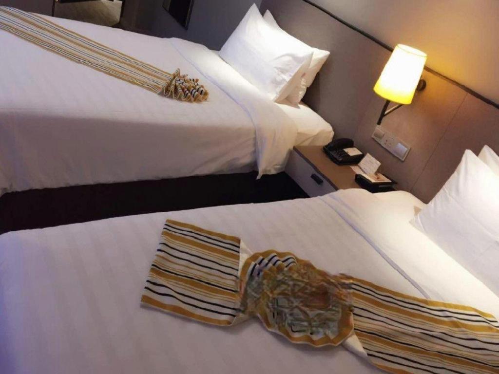 Home Inn Plus Shanghai New International Expo Center Yushan Road Yuanshen Sports Exterior foto